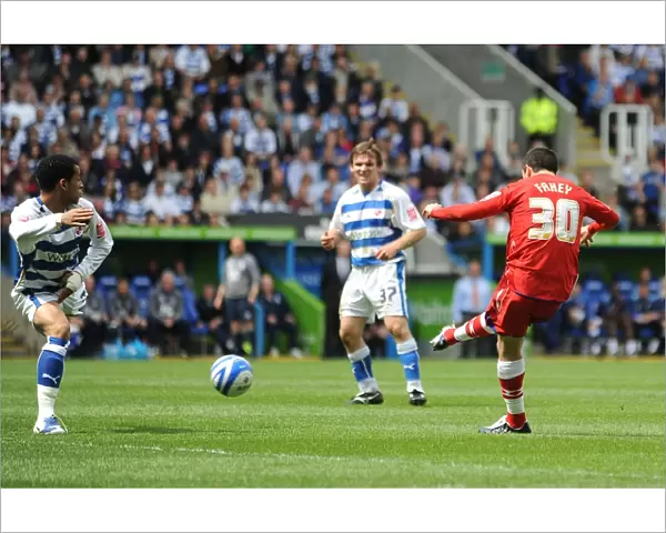 Keith Fahey Scores Birmingham City's Historic First Goal Against Reading in Championship Match (03-05-2009, Madejski Stadium)