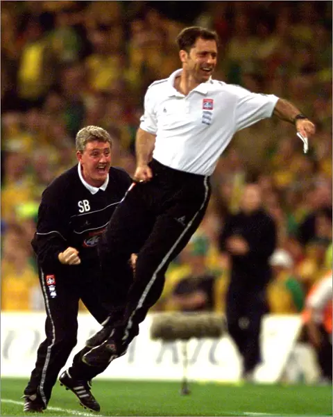 Birmingham City's Dramatic Equalizer: Bruce and Bowen Celebrate Horsfield's Extra-Time Goal in Nationwide League Division One Playoff Final (2002)
