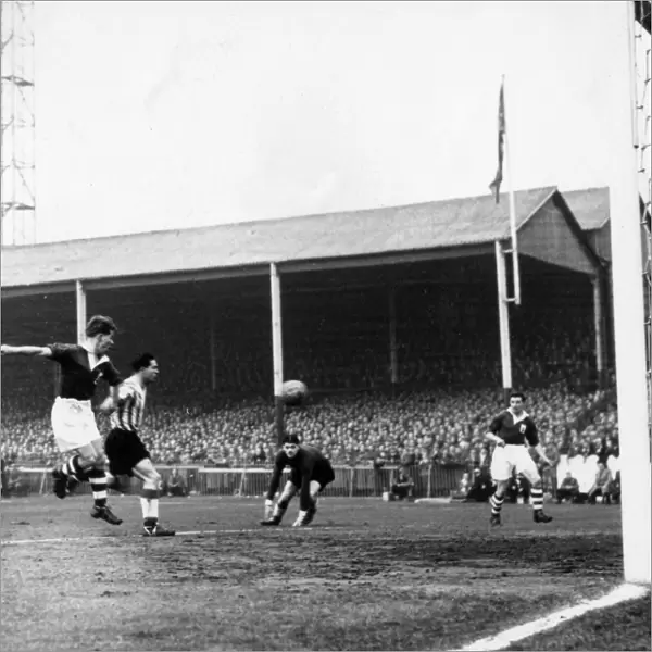 Noel Kinsey's Stunning FA Cup Semi-Final Goal: Birmingham City Thrash Sunderland 3-0 (Fraser Stranded)