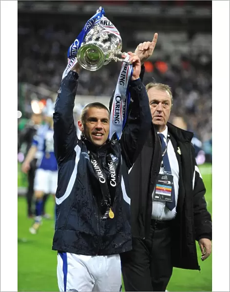 Kevin Phillips Triumphant Moment: Birmingham City FC Wins Carling Cup at Wembley Against Arsenal