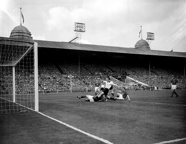 Bert Trautmann's Unforgettable Save: Manchester City's FA Cup Victory Amidst Injury