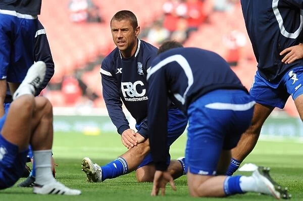 Birmingham City FC: Kevin Phillips' Pre-Match Warm-Up with Team-Mates at Emirates Stadium (October 16, 2010)