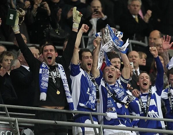Birmingham City FC: Lifting the Carling Cup at Wembley - Triumph over Arsenal