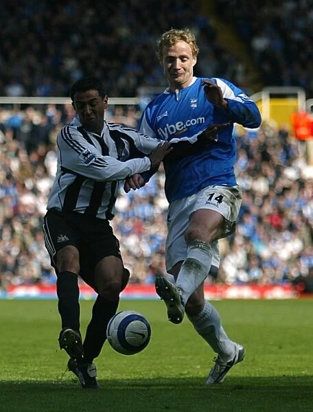 Clash of the Titans: Jarosik vs. Solano - Birmingham City vs. Newcastle United (FA Barclays Premiership, 29-04-2006)