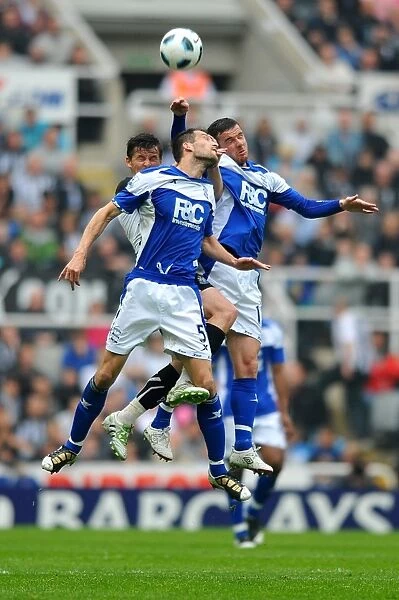 Intense Aerial Clash: Ferguson vs. Barton, Birmingham City vs. Newcastle United (Premier League, 07-05-2011)