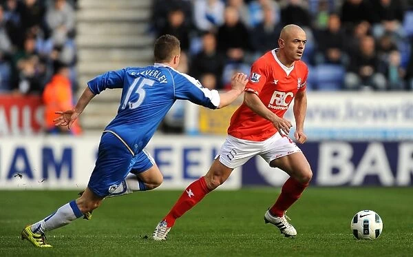 Intense Battle: Tom Cleverley vs. Stephen Carr - Birmingham City vs. Wigan Athletic (Barclays Premier League, 19-03-2011)