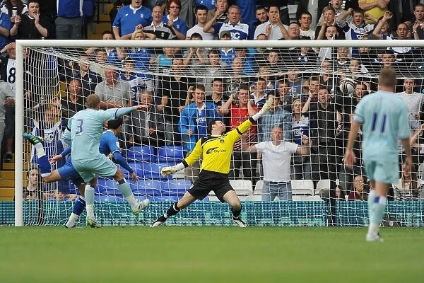 Keith Fahey Scores the Opener: Birmingham City vs. Coventry City in Npower Championship (13-08-2011)