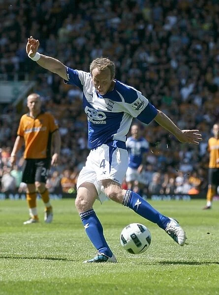 Lee Bowyer vs. Wolverhampton Wanderers: Intense Face-off in the Barclays Premier League (01-05-2011)