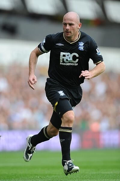 Lee Carsley vs. Tottenham Hotspur: A Fierce Face-Off in the Barclays Premier League (29-08-2009, White Hart Lane)
