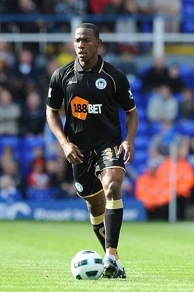 Maynor Figueroa in Action: Birmingham City vs. Wigan Athletic (Premier League, St. Andrew's - 25-09-2010)