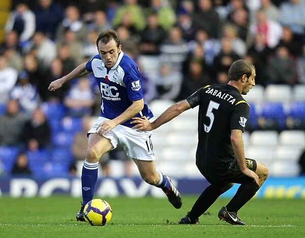 McFadden vs Zabaleta: A Premier League Battle for the Ball (Birmingham City vs Manchester City, 01-11-2009)