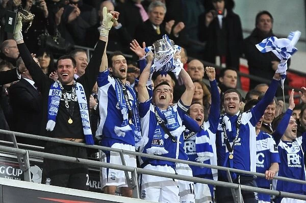Stephen Carr and Birmingham City Celebrate Carling Cup Victory at Wembley: Defeating Arsenal