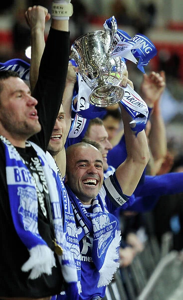 Stephen Carr Lifting the Carling Cup: Birmingham City's Historic Victory over Arsenal at Wembley Stadium