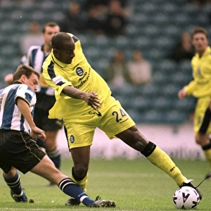 Battle for the Ball: Westwood vs. Adebola - Sheffield Wednesday vs. Birmingham City (Division One, October 22, 2010)