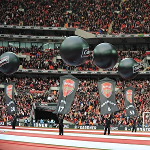Birmingham City vs Arsenal - Carling Cup Final: Arsenal Balloons at Wembley (Pre-match Action)