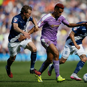 Spector and Cotterill Chase Down Reading's Blackman: Birmingham City's Defensive Duo in Action (Sky Bet Championship)