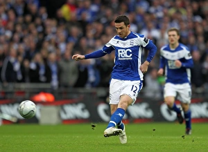 Barry Ferguson's Determined Showdown: Birmingham City vs. Arsenal in Carling Cup Final at Wembley Stadium