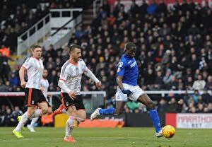 Sky Bet Championship - Fulham v Birmingham City - Craven Cottage Collection: Clayton Donaldson's Last-Minute Miss: A Heartbreaking Moment for Birmingham City in Fulham
