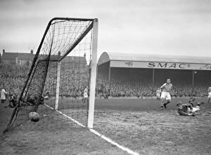 FA Cup - Fourth Round - Southend United v Birmingham City - Roots Hall