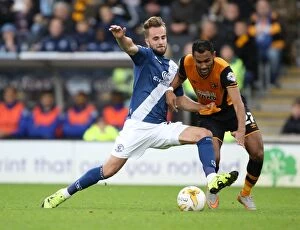 Images Dated 24th October 2015: Shinnie vs Elmohamady: A Championship Battle at KC Stadium